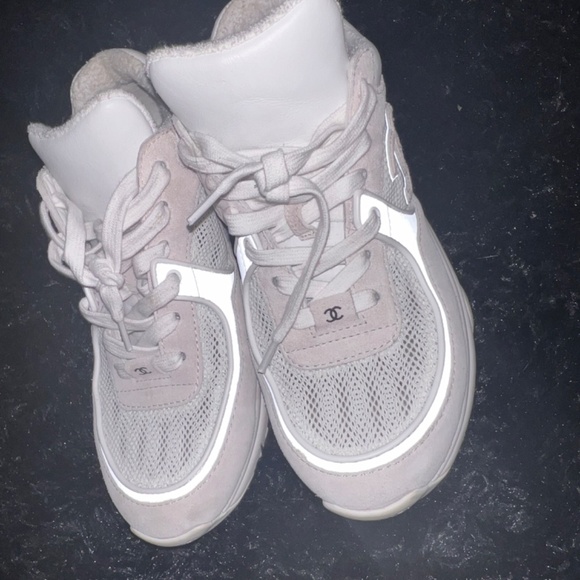 100% AUTHENTIC SUEDE CHANEL SNEAKERS SIZE 38 - Picture 5 of 9
